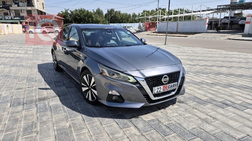 نيسان ألتيما